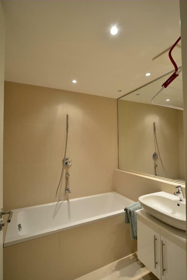 Kolonada Luxury 2 Bedroom Apartment With Balcony Mariánské Lázně Exterior foto